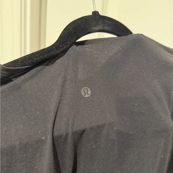 Lululemon Long Sleeve Women's Top - Picture 3 of 3